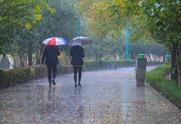بارش باران در نقاط مختلف کشور/ کاهش محسوس دما در سواحل دریای خزر